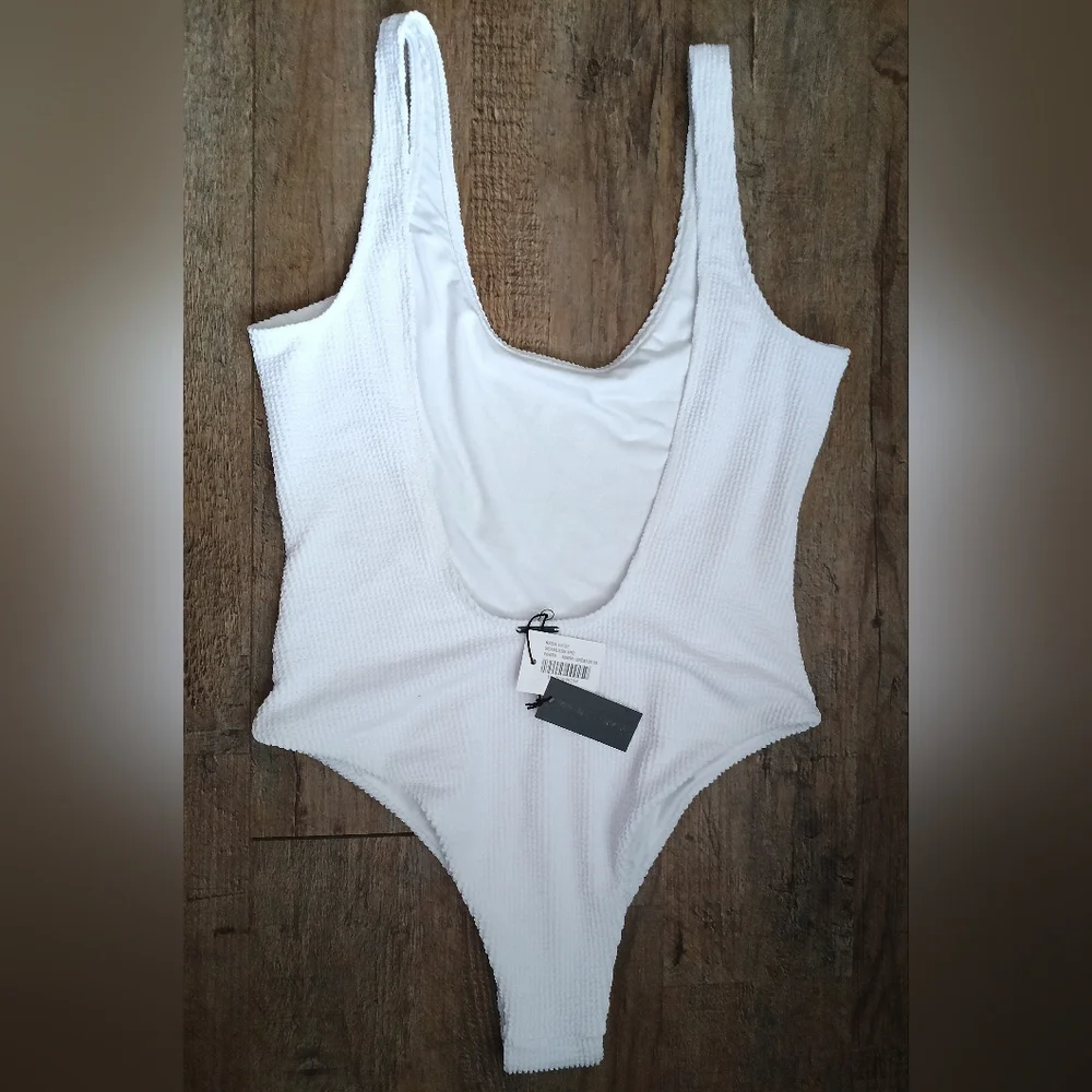 Kendall & Kylie White Crinkle Rib Low Back One Piece Swimsuit Size XL